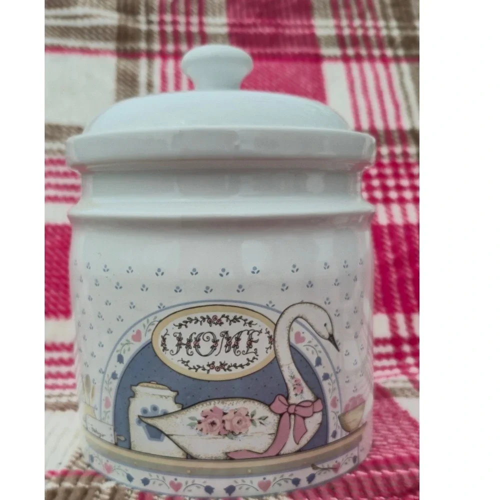 Vintage Paul Marshall Country Home Swan Ceramic Canister Jar with‎ Lid White